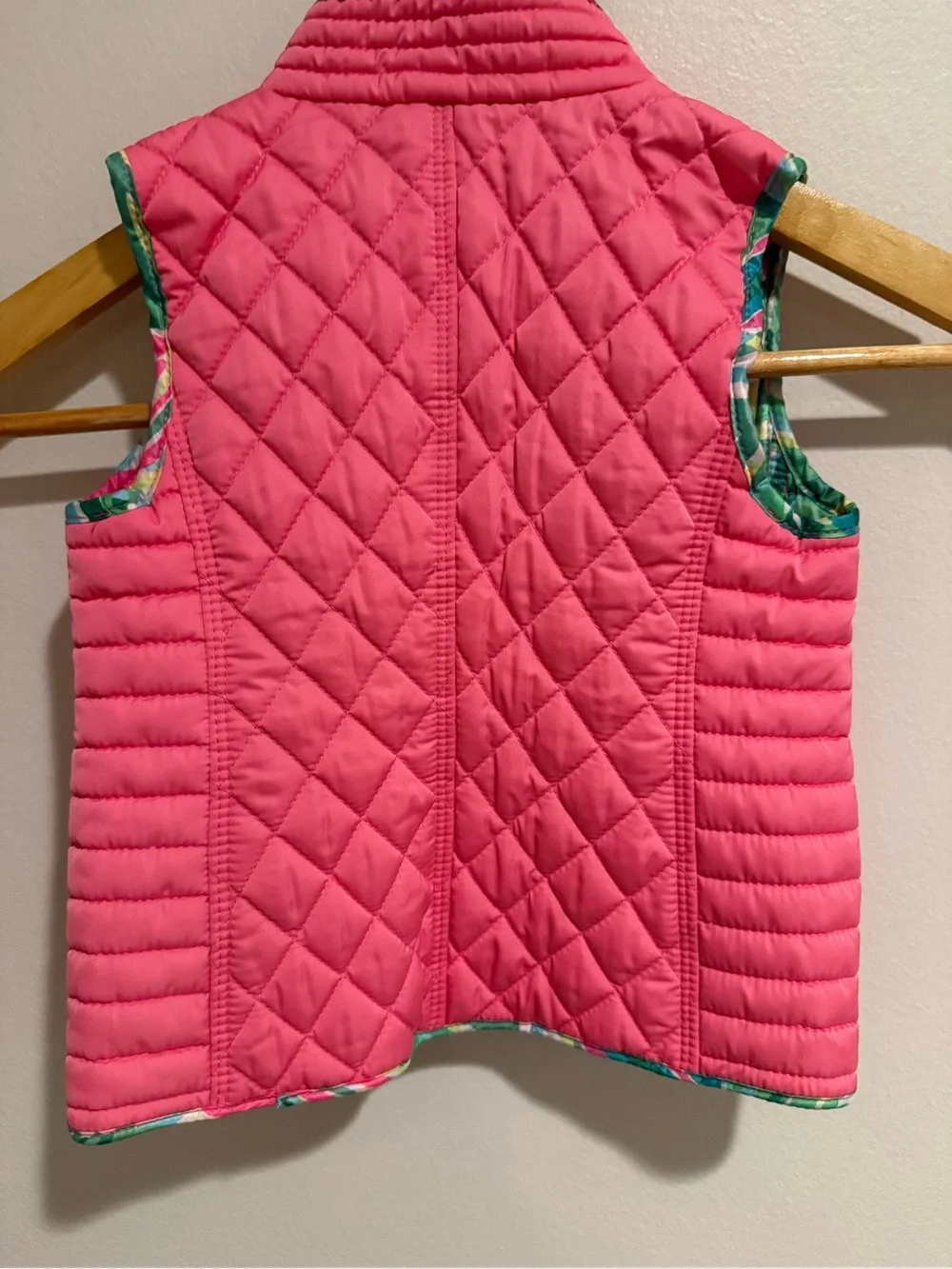 Lilly Pulitzer Girls Pink Quilted Puffer Vest Preppy Palm Floral Trim XS 2-3